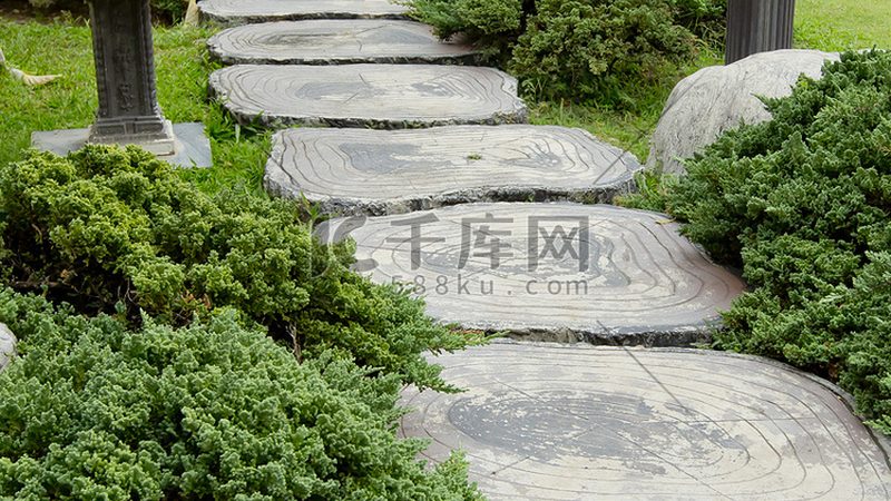 别墅草坪养护：五大关键项目解析**